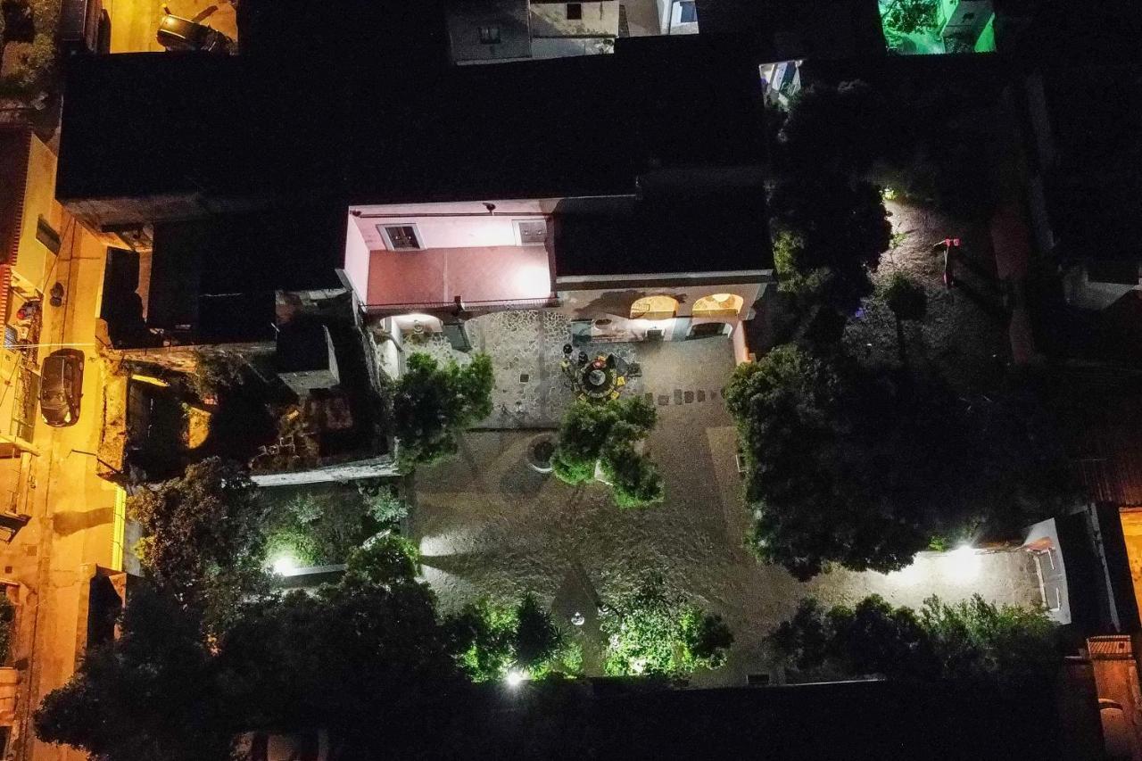 מלון בוסקוריאלה Palazzo D'Aquino מראה חיצוני תמונה